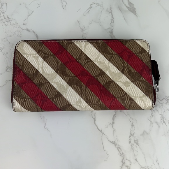 Coach NWT Accordion Zip Wallet Signature Canvas Diagonal Stripe - Picture 2 of 13